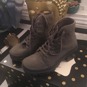 ✨ army green lace up booties✨