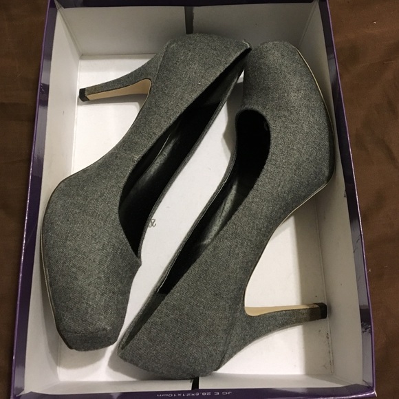 Madden Girl Grey Fabric Getta Size 10