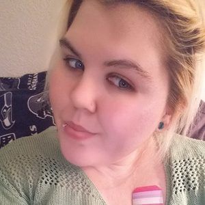 Meet your Posher, Adrienne