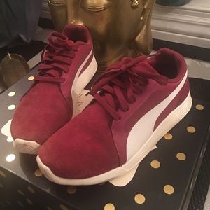 ✨ burgundy puma trainers ✨
