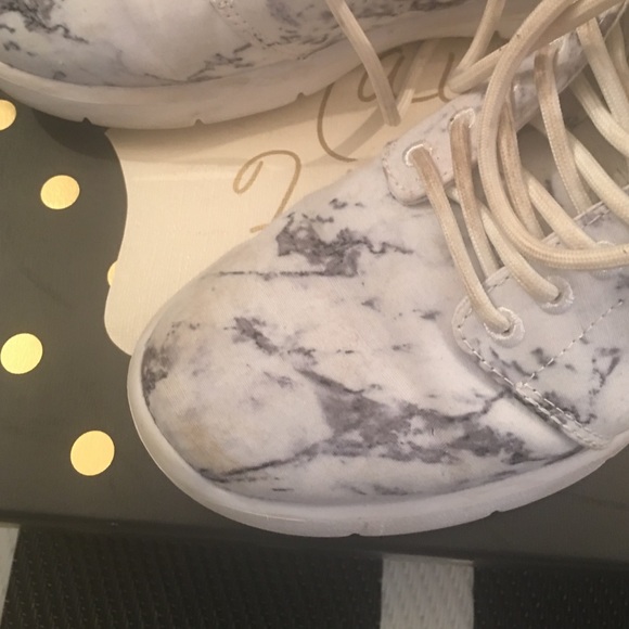 ✨ marble print vans sneakers ✨ - Picture 2 of 3
