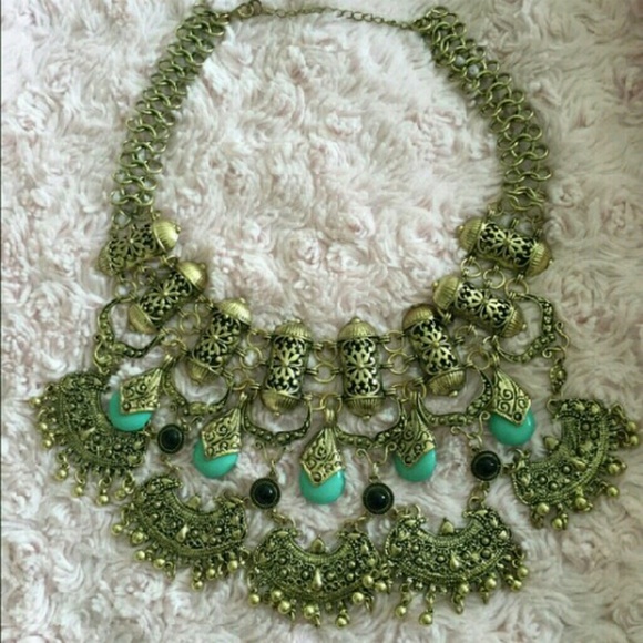 Feel like pharaohs.. A very unique gold statement