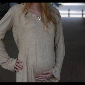 Maternity 🌻 shell blouse