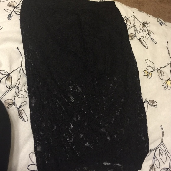 Lace skirt