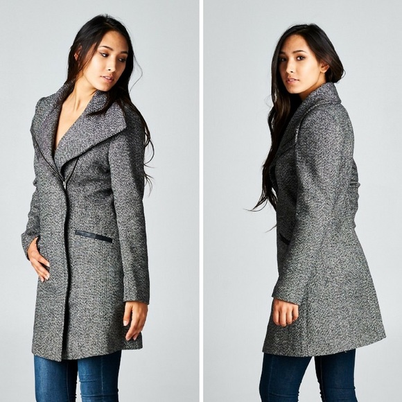 ‼️SALE‼️Long Sleeve Two Pocket Asymmetrical Coat - Picture 2 of 4