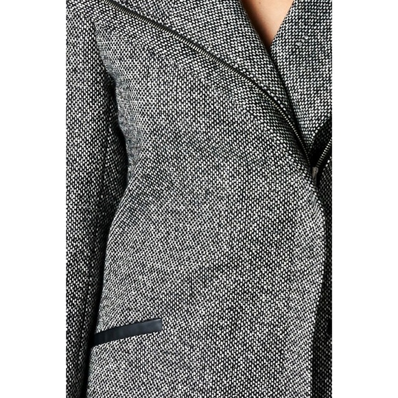 ‼️SALE‼️Long Sleeve Two Pocket Asymmetrical Coat - Picture 4 of 4