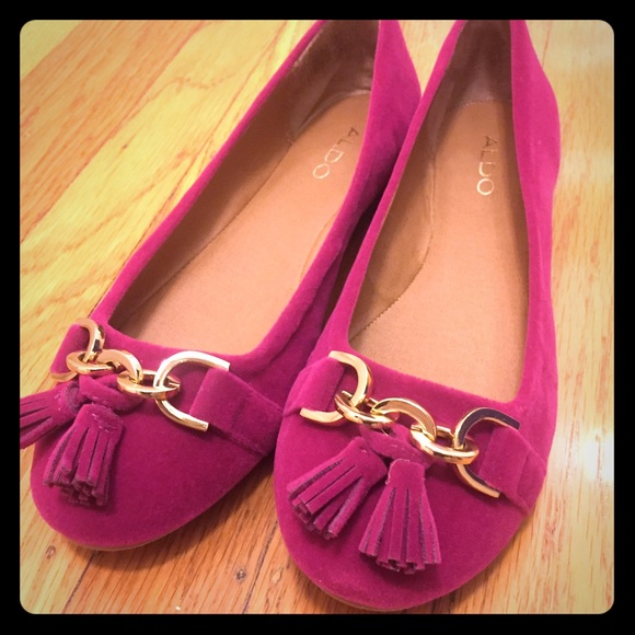 Aldo suede flats!