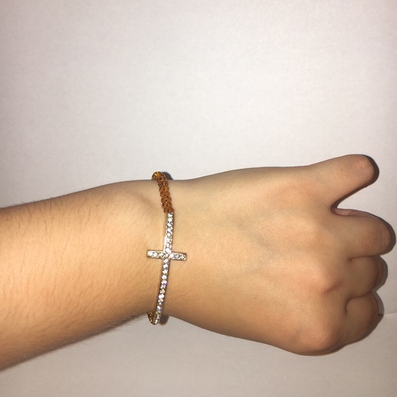 Cross bracelet - Picture 3 of 3