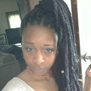 Meet your Posher, Queen