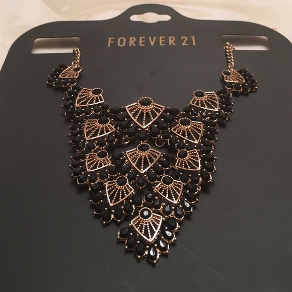 BRAND NEW Forever 21 Statement Necklace