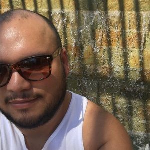 Meet your Posher, Javier