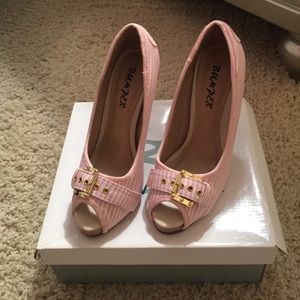 Pink peep toes