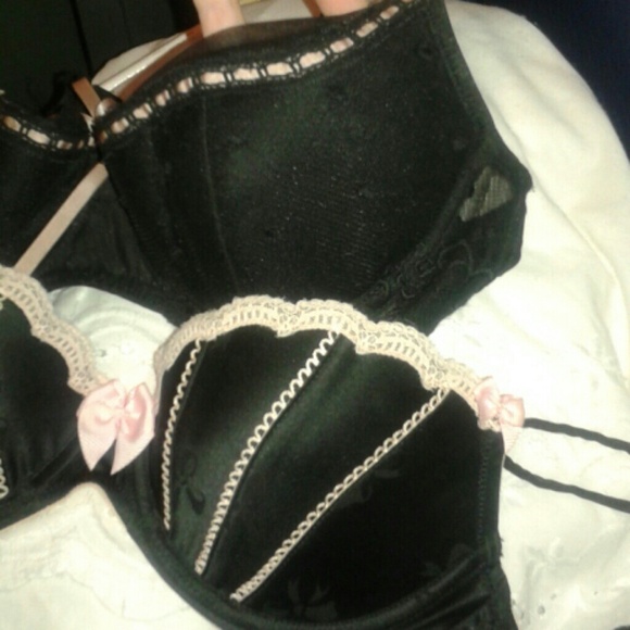 SetOfTwo Lingerie Pushup Bras - Victoria Secret & Jezebel - 34C - goth Burlesque - Picture 2 of 4