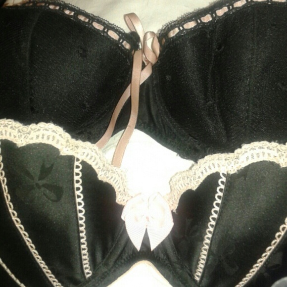SetOfTwo Lingerie Pushup Bras - Victoria Secret & Jezebel - 34C - goth Burlesque - Picture 3 of 4
