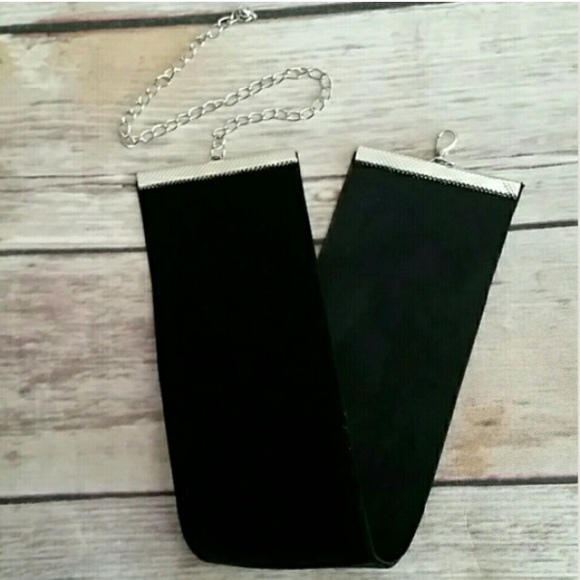 Choker - Picture 2 of 2