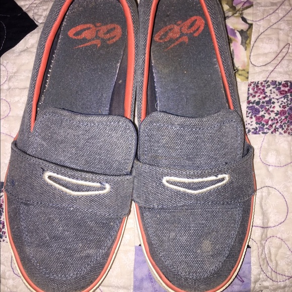 Golf shoes
