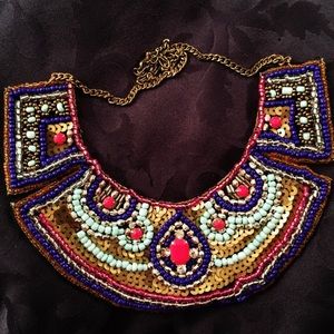 Statement necklace collar
