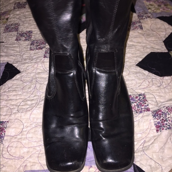 Boots - Picture 1 of 4