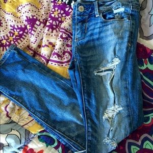 Distressed Medium Wash Jeans | Like New!