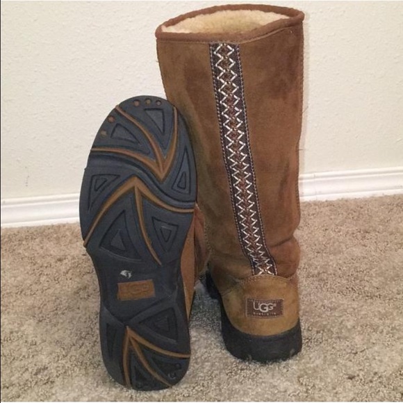 UGG Boots - Picture 3 of 4