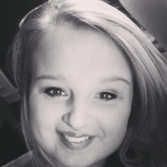 Meet your Posher, Jessica - Picture 1 of 1