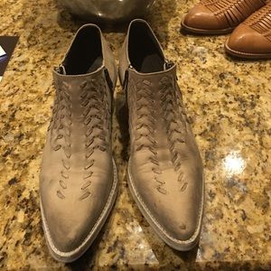 Cute bootie. Barely worn. Worn one season.