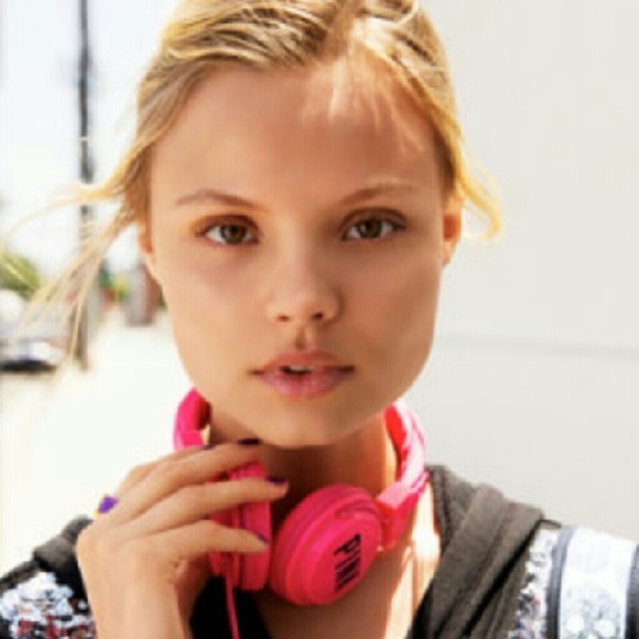 PINK VS Headphones