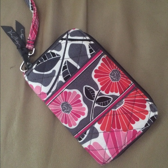 Vera Bradley wristlet - Picture 1 of 1