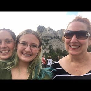 Meet your Posher, Joy