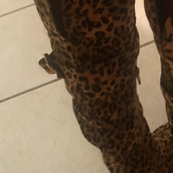 Boots - Picture 4 of 5