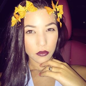 Meet your Posher, Thalia