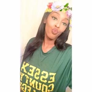 Meet your Posher, Alexis