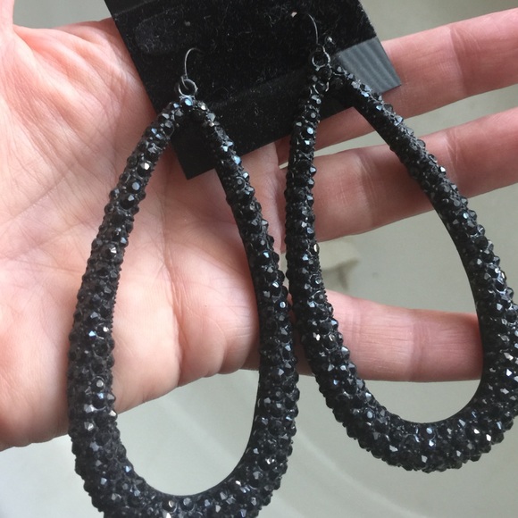 Black crystal stone earrings
