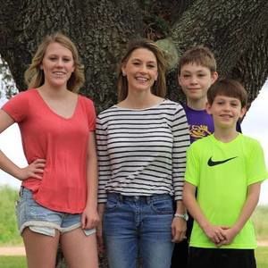 Meet your Posher, Celese