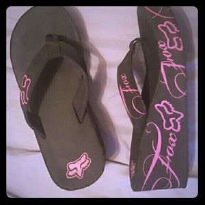 Fox flip flops