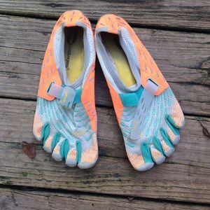 Vibram Five Fingers size 8.5/9 womens