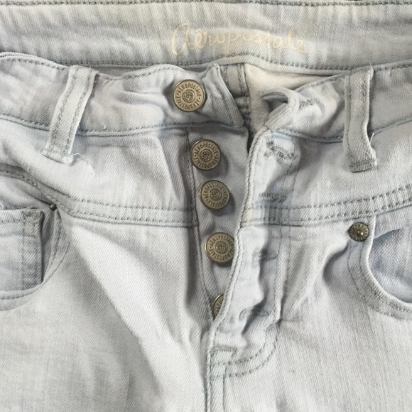 Aeropostale high wasted light wash jeans - Picture 2 of 2