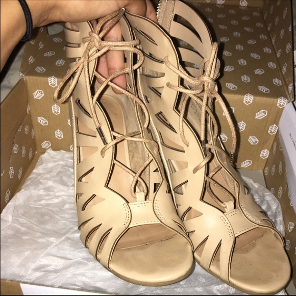 call it spring heels beige color - Picture 3 of 4