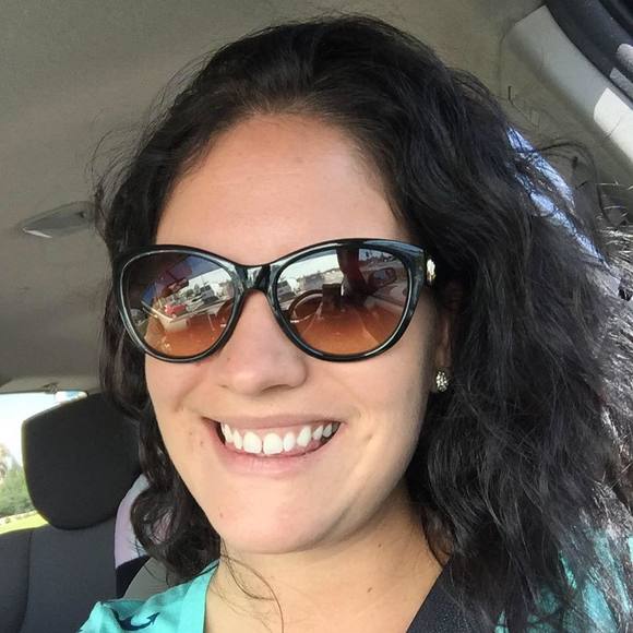 Meet your Posher, Renee