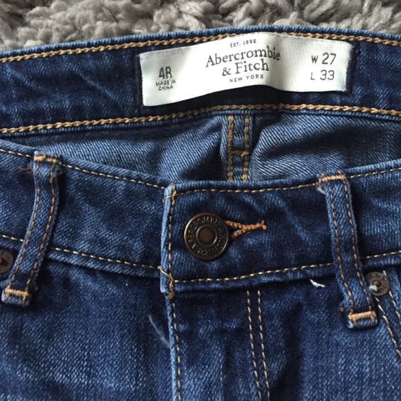 Skinny jeans with rips - Picture 3 of 3