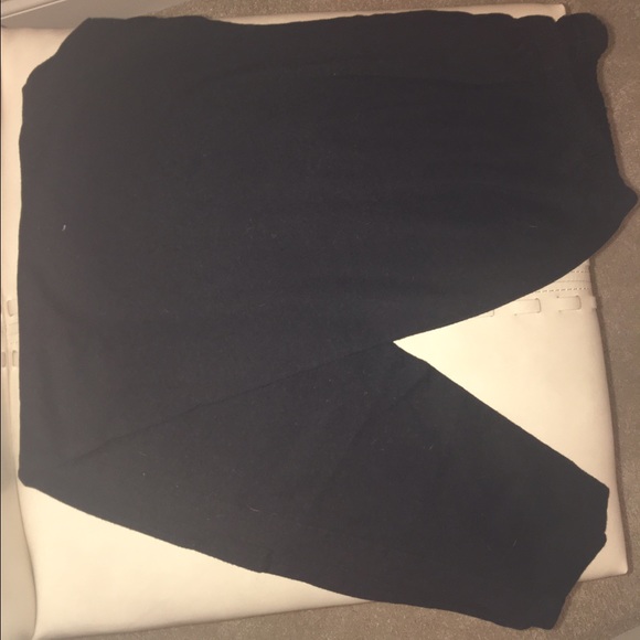 Black leggings
