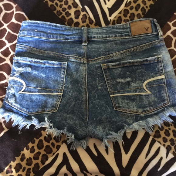 SOLD ON Ⓜ️ American Eagle Shorts - Picture 2 of 4