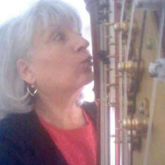 Meet your Posher, Leslie - Picture 2 of 4