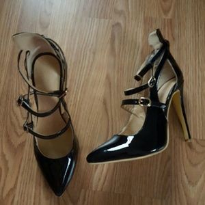 😍 Patent  leather heels