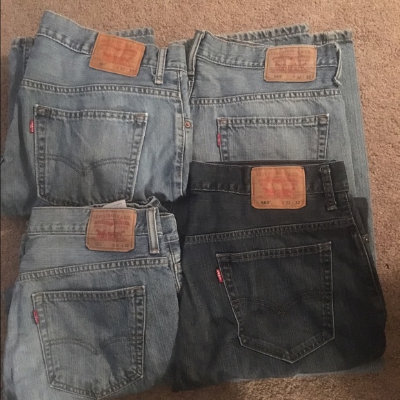 Lot of 4. Men's Levi's. Size 32/32 569.
