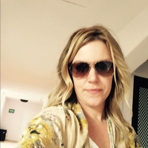 Meet your Posher, Casey