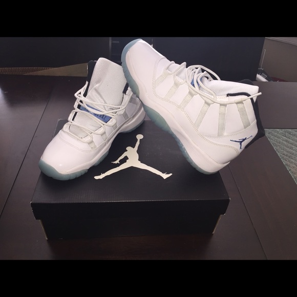 AIR JORDAN COLUMBIA 11's