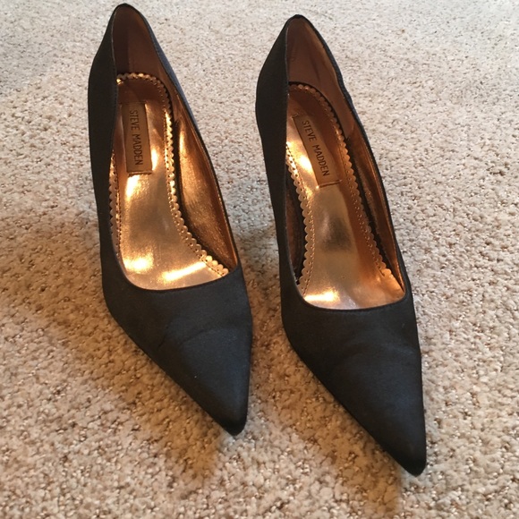 Steven Madden Satin pumps