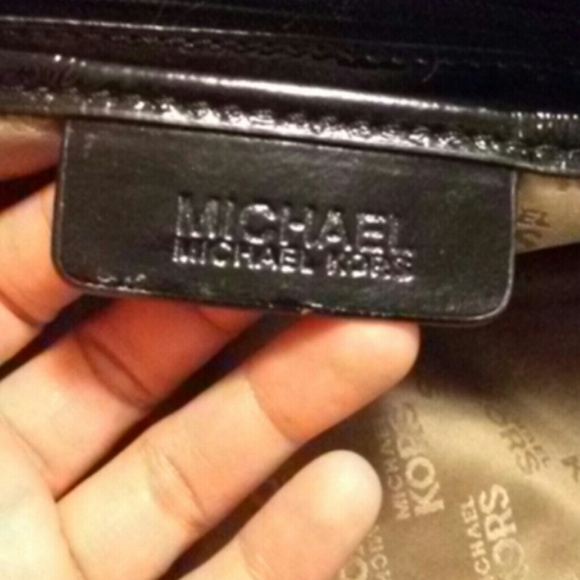 Mk snake skin purse - Picture 4 of 4