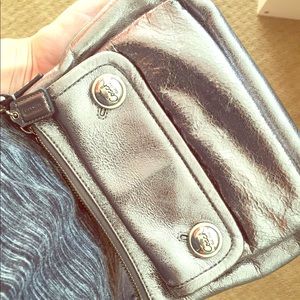 Coach Poppy Crossbody!!! Silver!